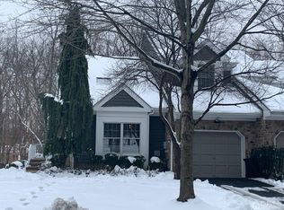 28 Ginger Ct, Princeton, NJ 08540