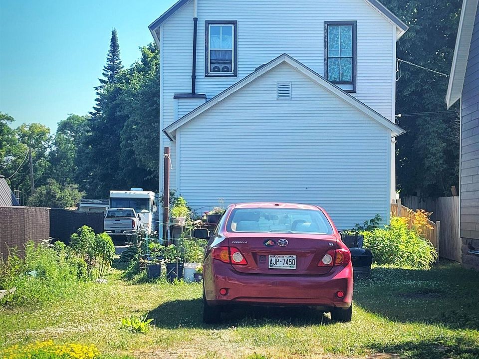 2nd image of 221 Stuntz Ave