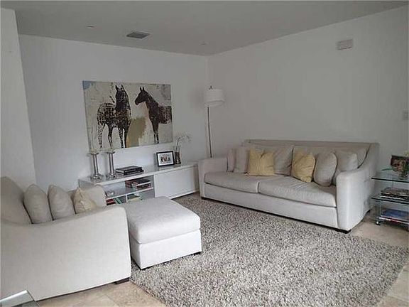 5th image of 3047 Hibiscus St #3047