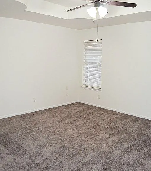 4902 Slate Ct — Photo 14