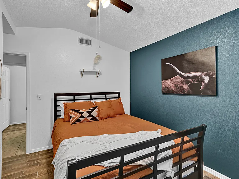 6017 Honeybee Ct — Photo 21