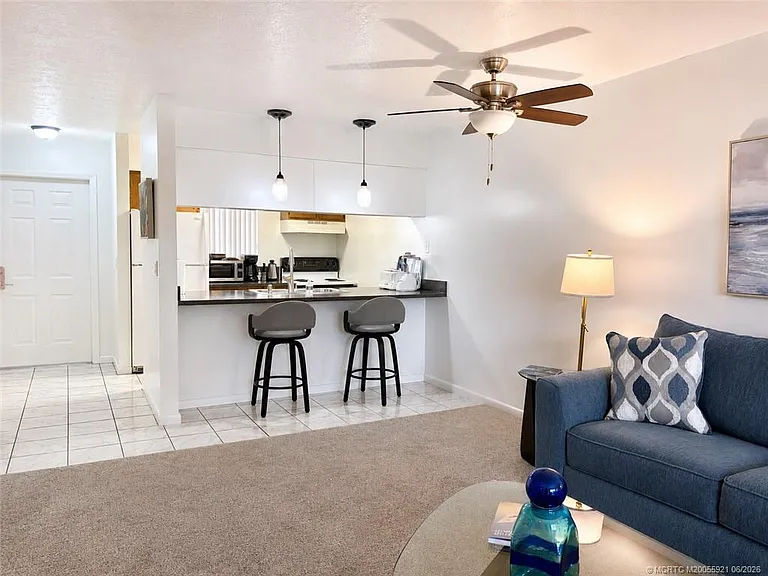 615 NW Oleander St #202 — Photo 7