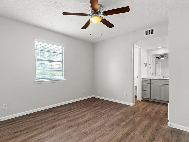 405 Root Ave #13 — Photo 12