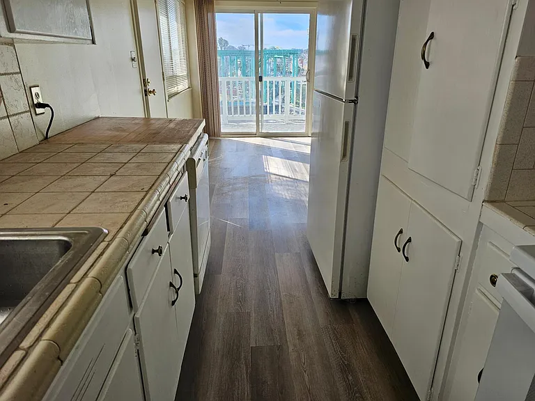 1114 E Cliff Dr #4 — Photo 10