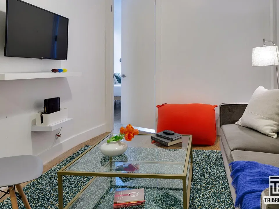1681 Lexington Ave #3R