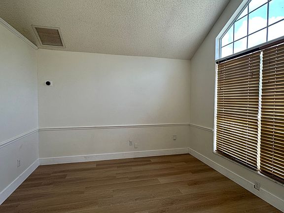 5th image of 935 Shriver Cir