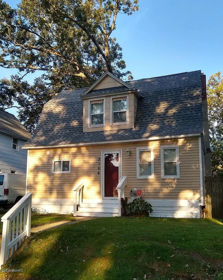 2156 Horton Ave SE photo 1