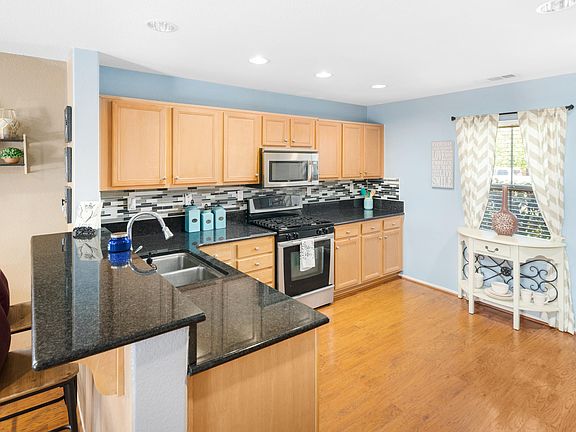 3rd image of 3034 Via De Flores St