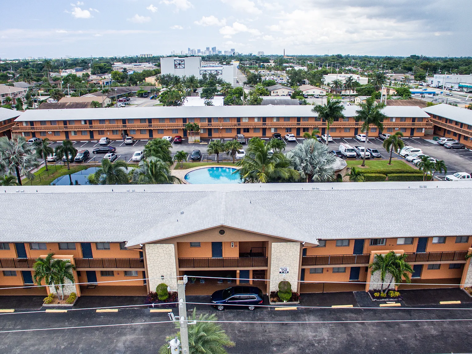Parkcrest Apartments — Photo 3