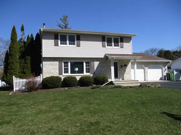 108 Dana Dr, Beaver Dam, WI 53916
