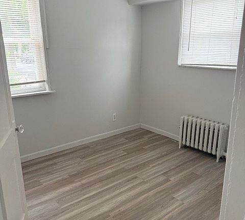 4th image of 605 Seaman Ave APT 1