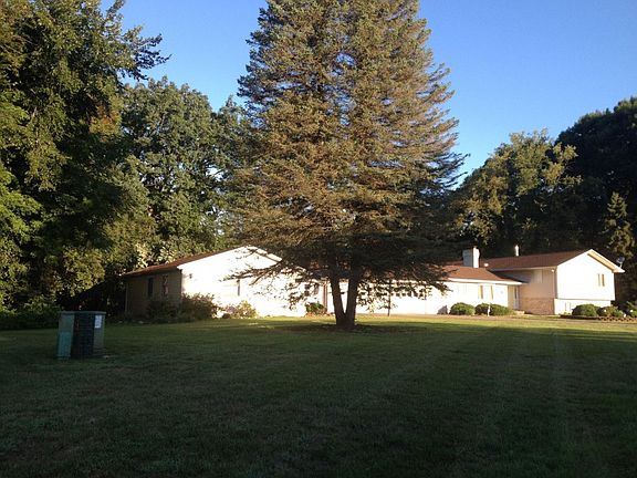 2nd image of 10167 Woodland Acres Dr