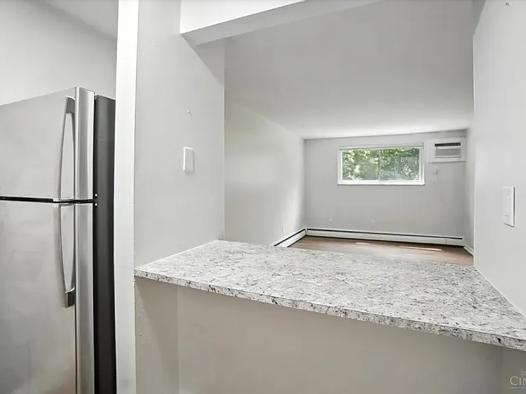 506 Main St #2 — Photo 5