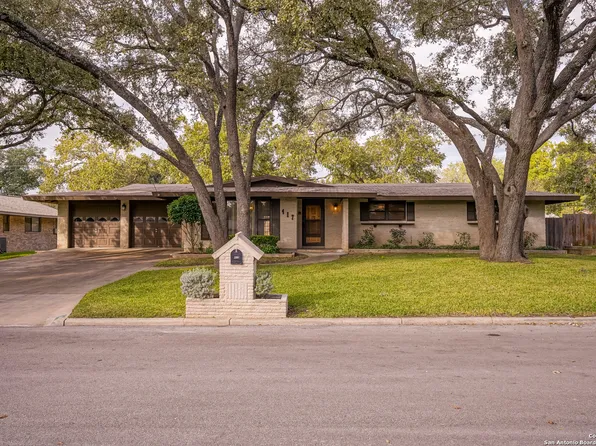 417 FAIRCREST DR, Windcrest, TX 78239