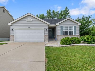 924 Tower Pl, O'Fallon, MO, 63366
