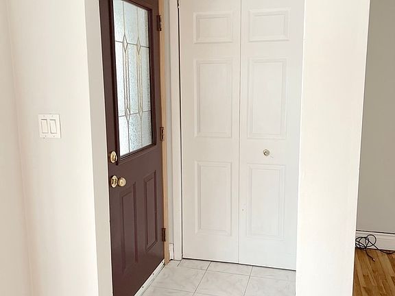 3rd image of 1107 California Ave