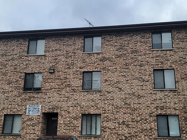 14802 Kenton Ave #1B — Photo 2