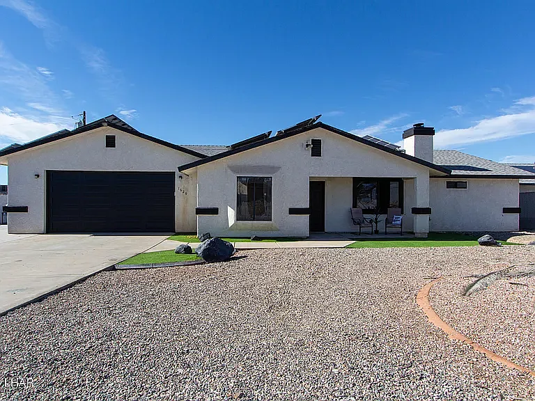 1629 Topaz Dr — Photo 10