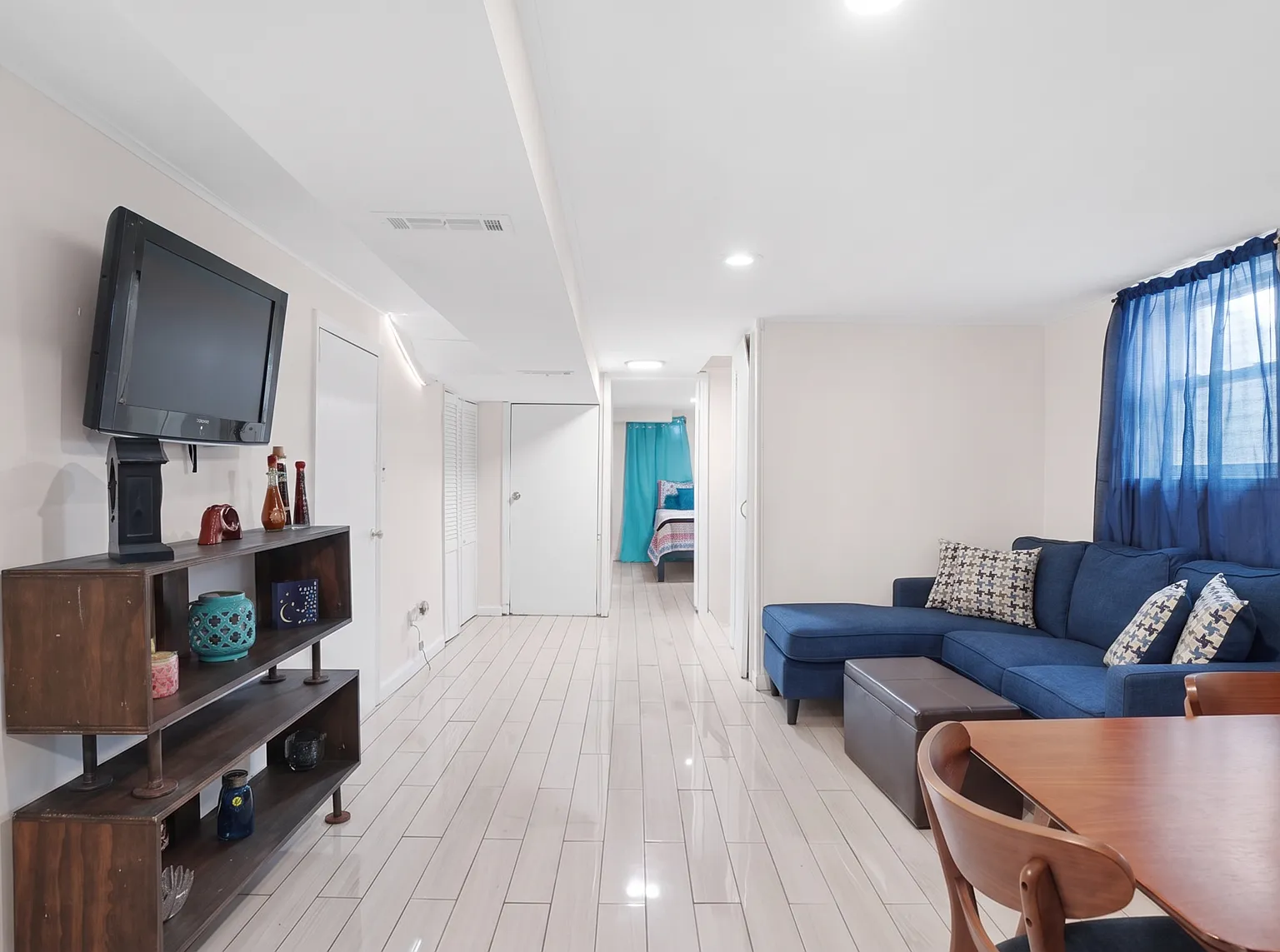 1 bed, 700 sqft, $1,700 — Photo 3