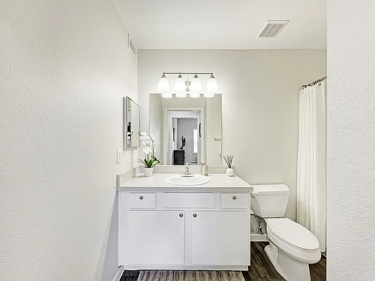 Chandler Creek Apartments — Photo 19