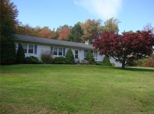 290 Lawrence Rd, Trumbull, CT 06611