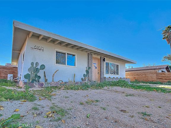 3rd image of 61673 Palm Vista Dr