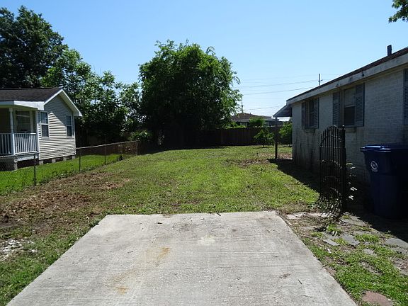2nd image of 675 Oak Ave
