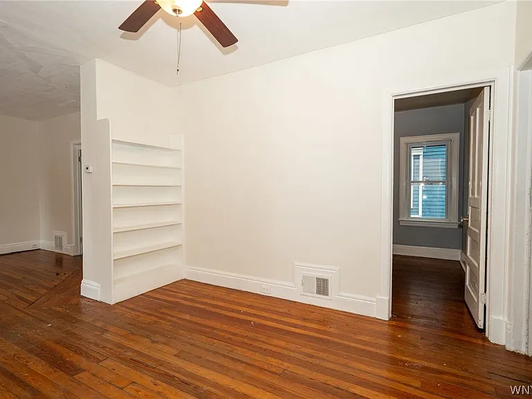 11 Hoyt St — Photo 13