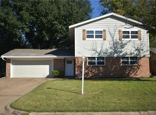 301 Steeple Ridge Rd, Everman, TX 76140