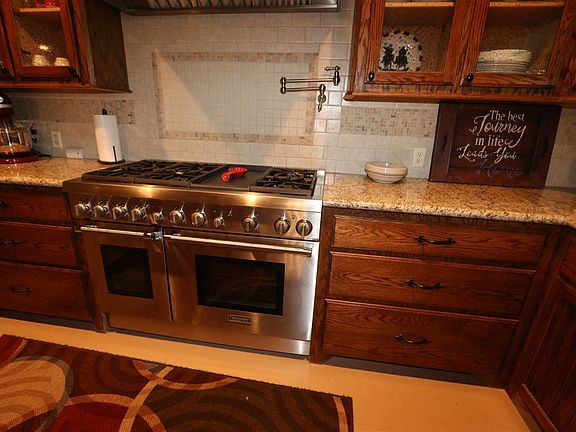 3rd image of 4742 Bryan Ln