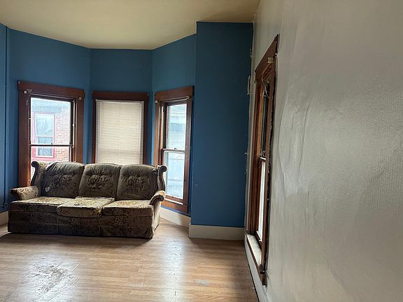 4th image of 207 N 12th St #3