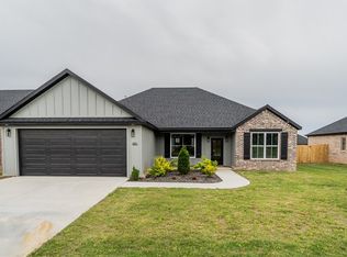 881 Round Top St, Prairie Grove, AR 72753