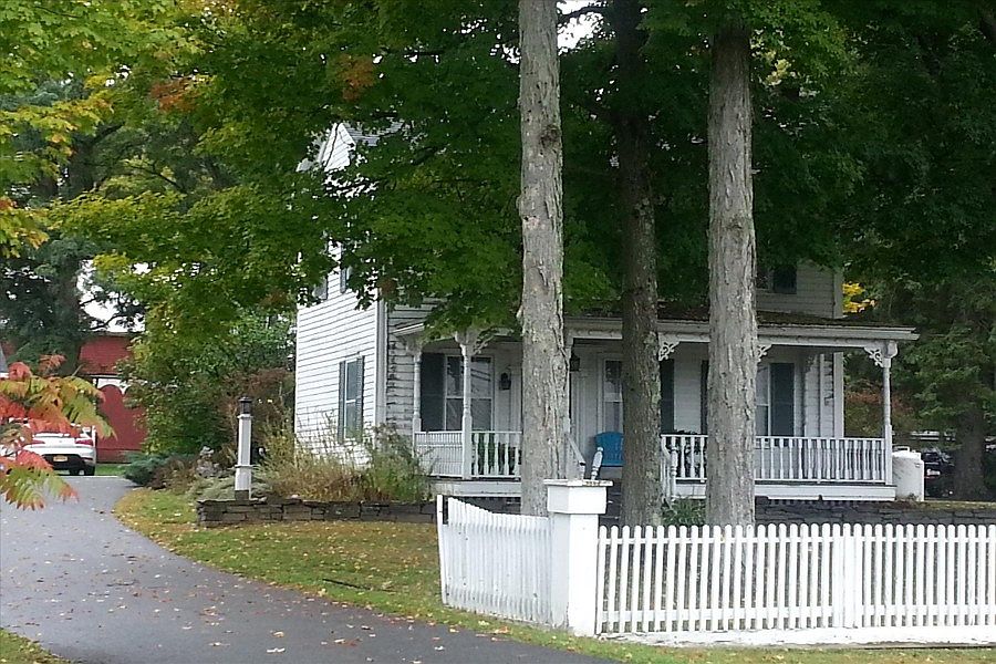 2nd image of 381 Stage Rd