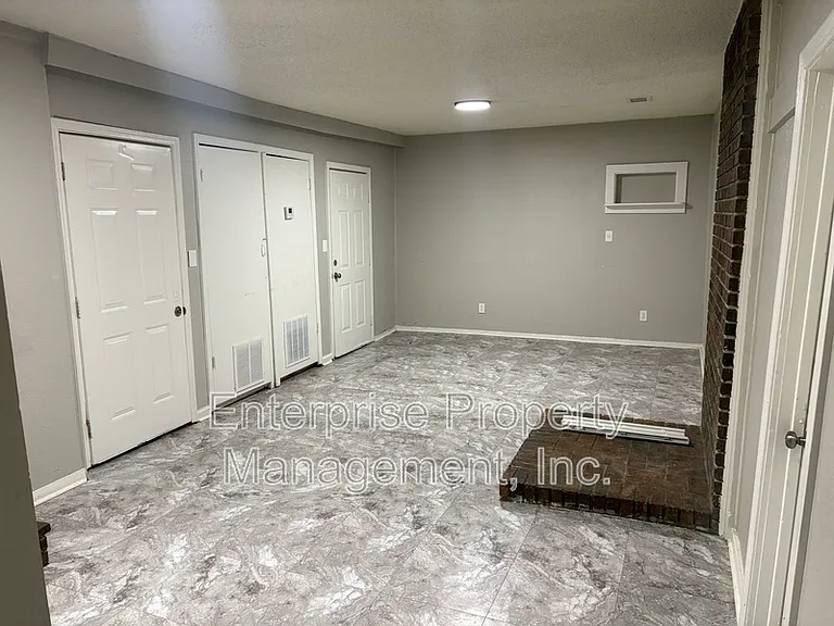 2447 Twain Ave — Photo 8