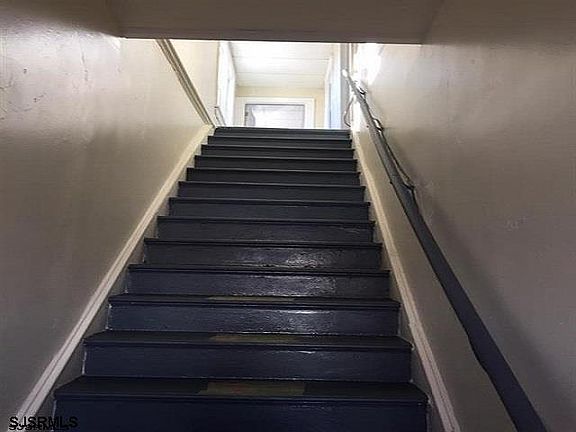 2nd image of 126 N Texas Ave #1