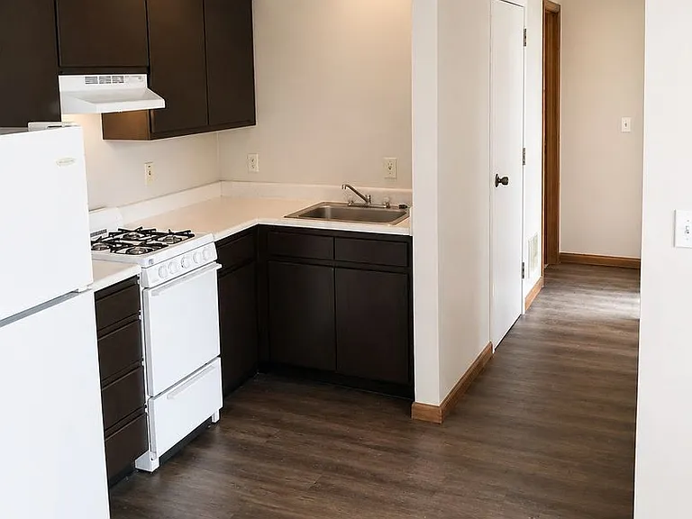 233 Ridgewood Ave — Photo 11