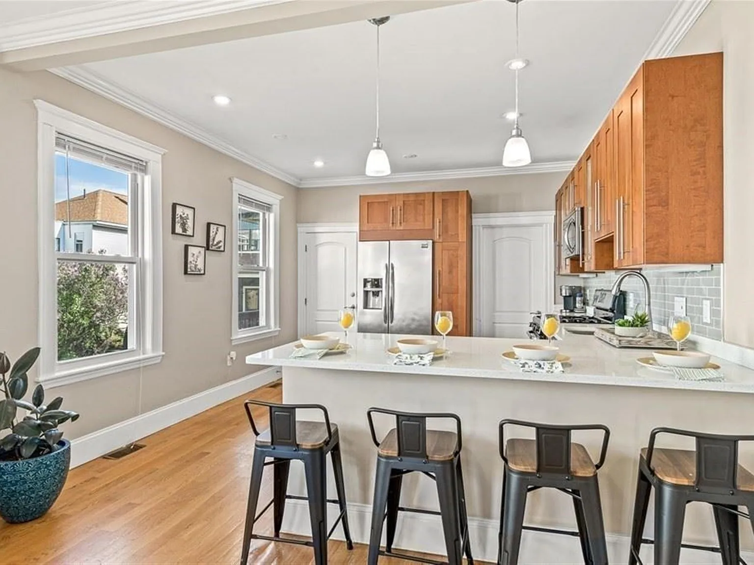 4 bed, 1.5 bath, 1200 sqft, $3,650 — Photo 1