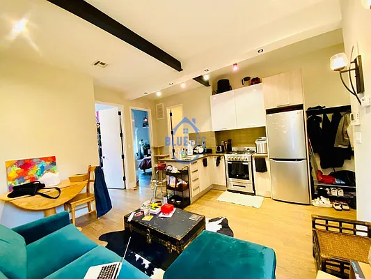 Rented by Blue Egg Realty Corp | media 2