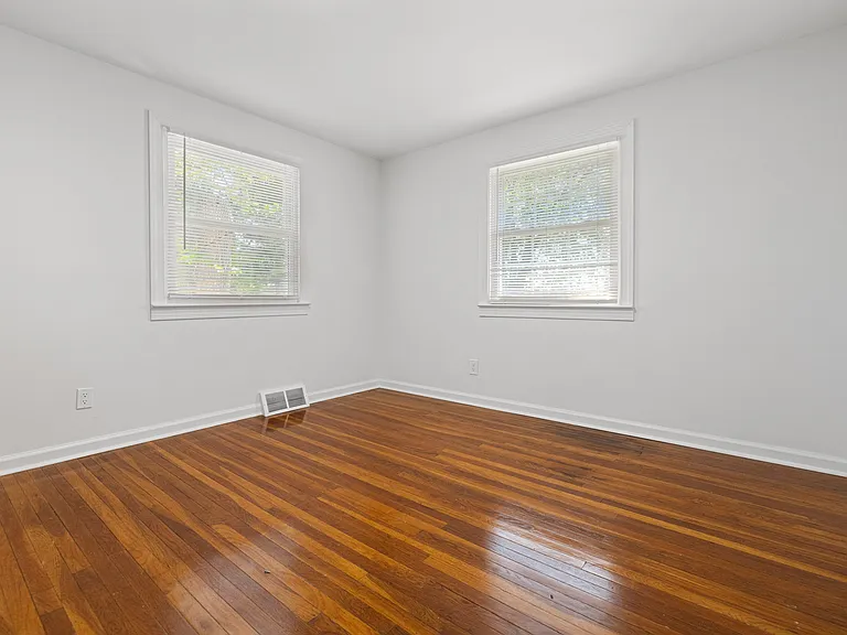 1325 Osbourne Ave — Photo 14