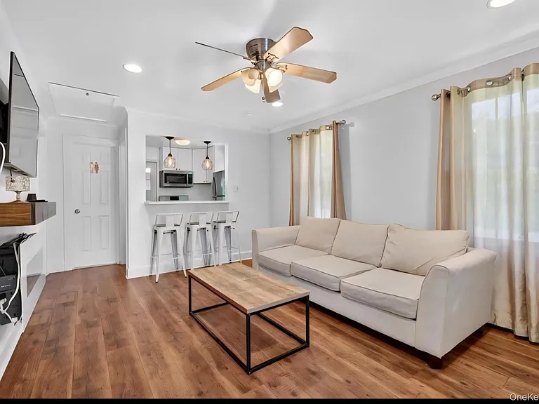 12 Lake Region Blvd — Photo 4