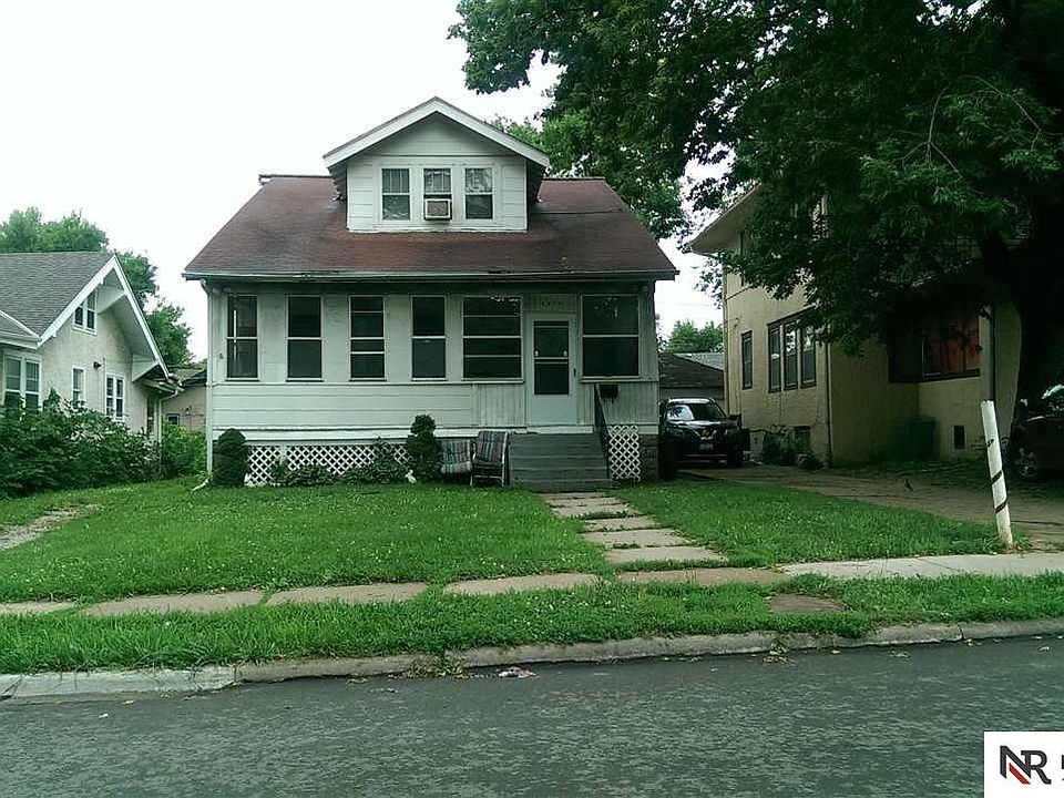 2nd image of 2879 Mary St
