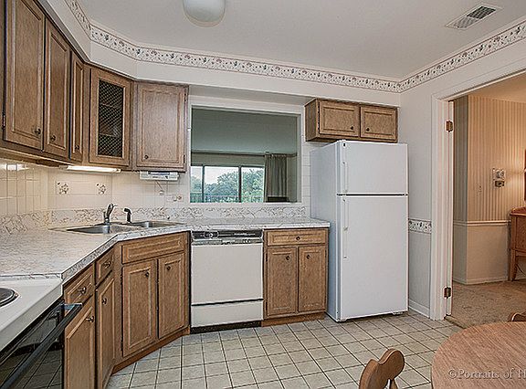 5th image of 445 N Park Blvd APT 4H