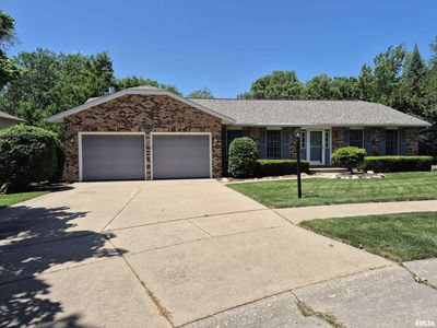 4300 Newport Ct, Bettendorf, IA, 52722