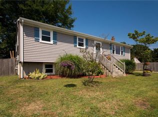 38 Riverside St, Portsmouth, RI 02871