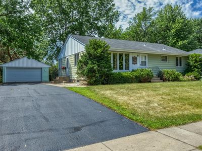 8502 207th St W, Lakeville, MN, 55044