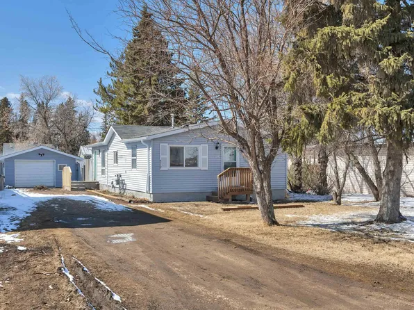 4712 49th St, Calmar, AB T0C 0V0