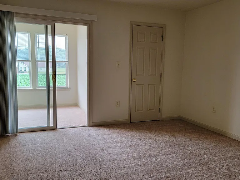 2097 Shady Oak Dr — Photo 16