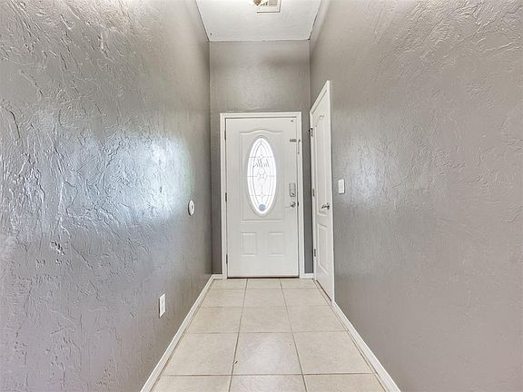 5th image of 224 E Forster Ln