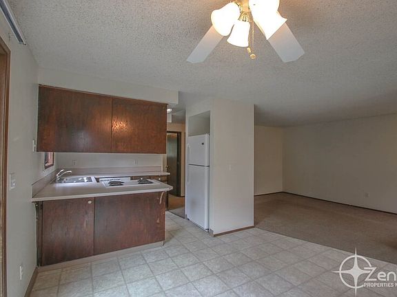 5th image of 2922 NE 86th Ave