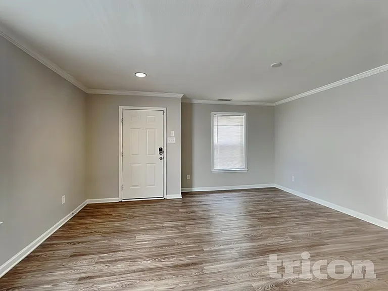 451 Presidents Ct — Photo 3